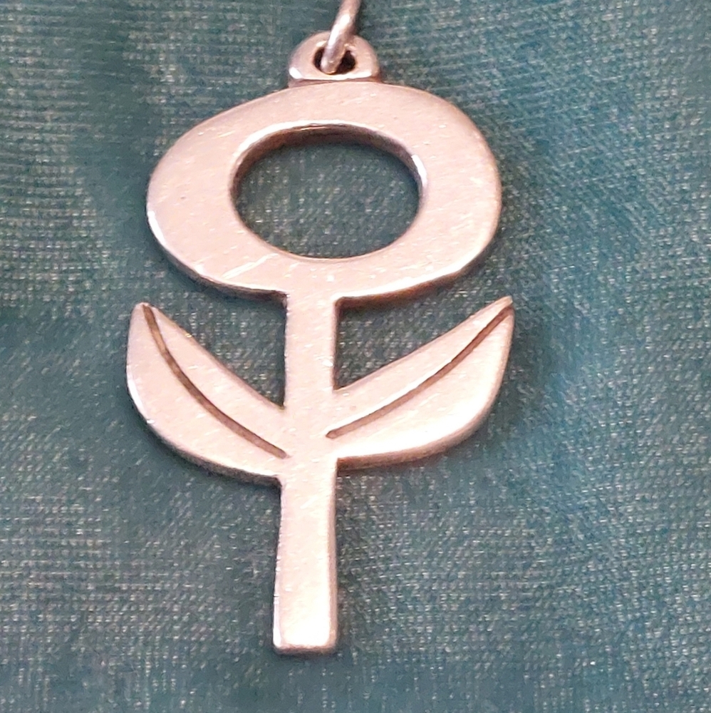 James Avery Retired Large French Flower Pendant With Necklace